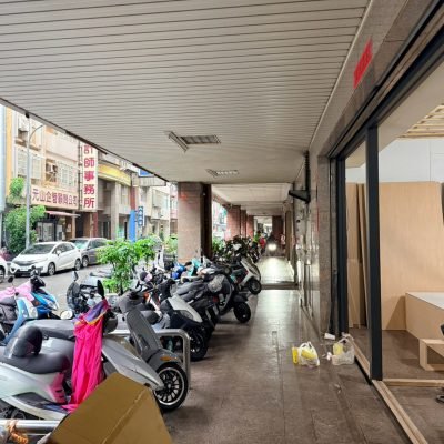 高雄新興區店面推薦｜南華商圈｜美麗島站優質店面出售 照片 5