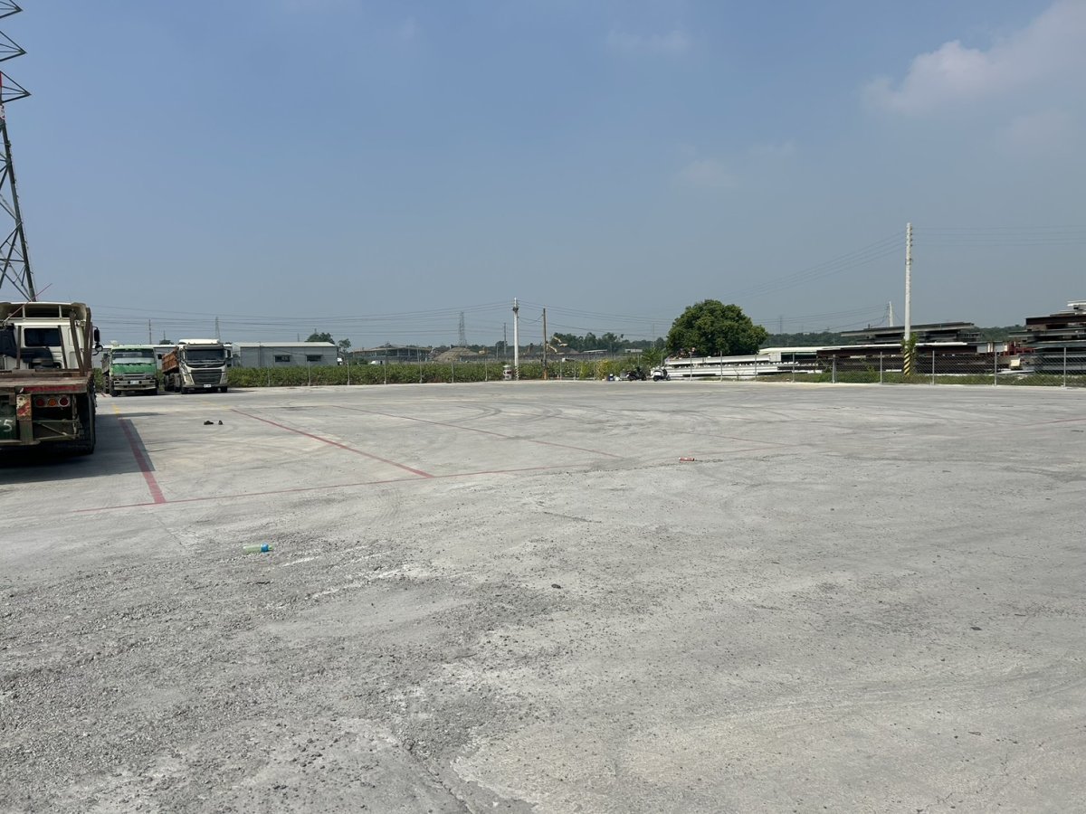 燕巢近交流道面寬土地出租｜適停車場